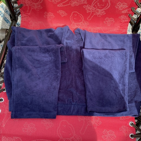 Lands’ End Women’s petite sport knit high rise corduroy legging - Picture 3 of 6